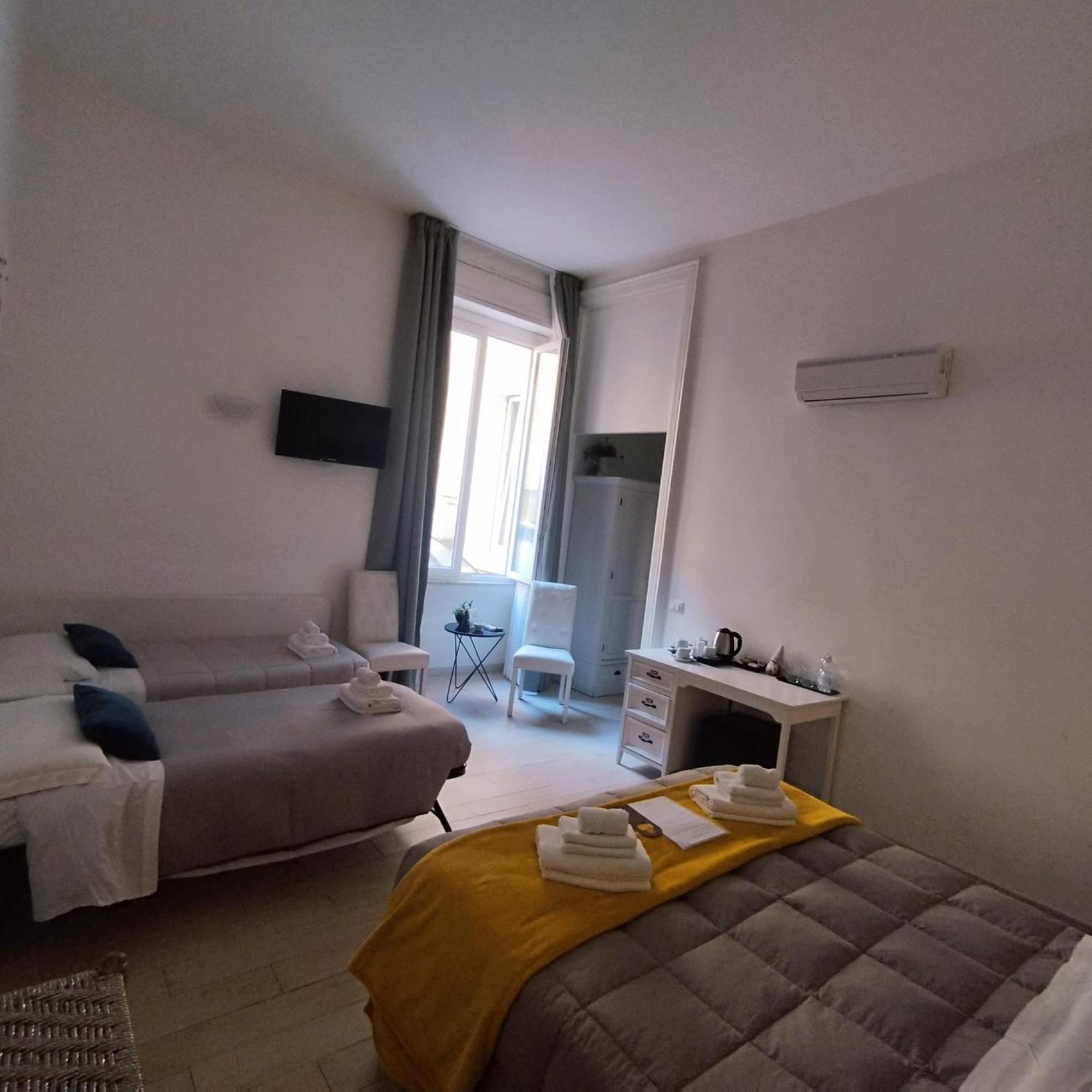 Ad Cavour Luxury Rooms - By Ad Roma Exterior photo